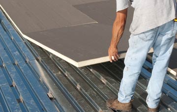 benefits of insulating Ceinws flat roofing